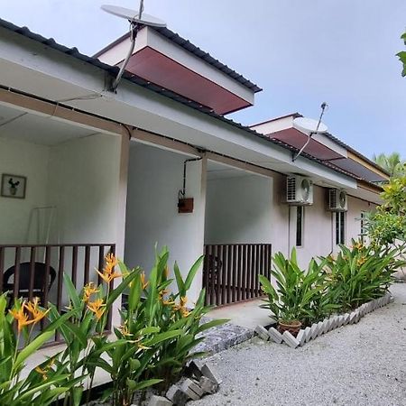 Bed and Breakfast Seven Stones Langkawi Пантай-Сенанг Экстерьер фото