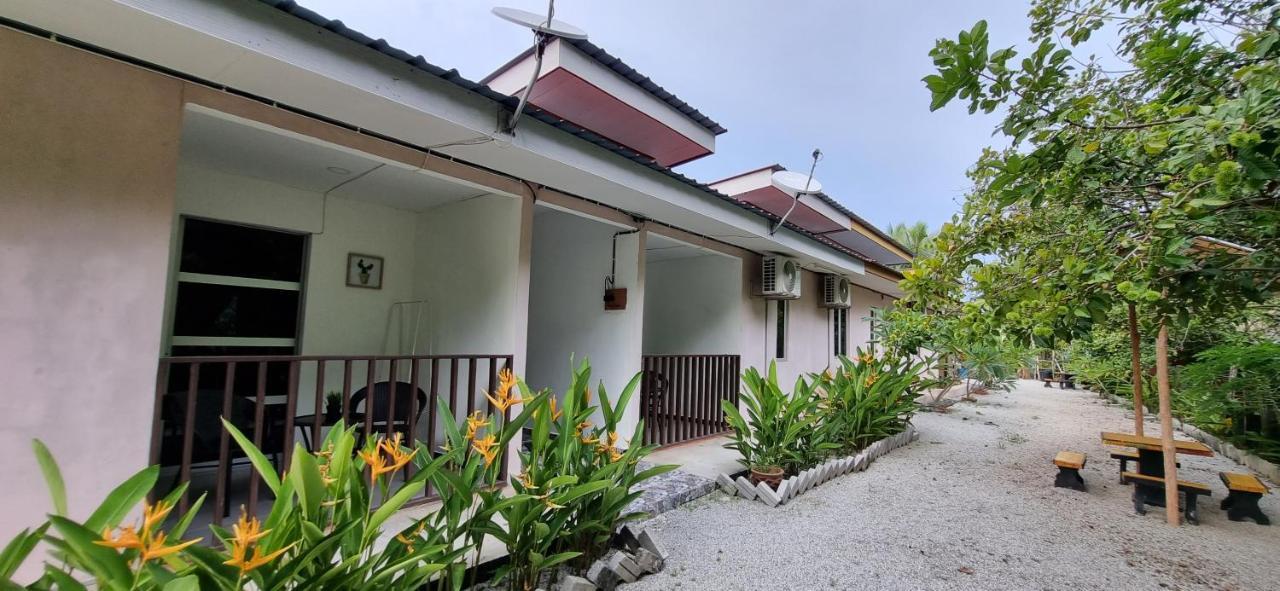 Bed and Breakfast Seven Stones Langkawi Пантай-Сенанг Экстерьер фото